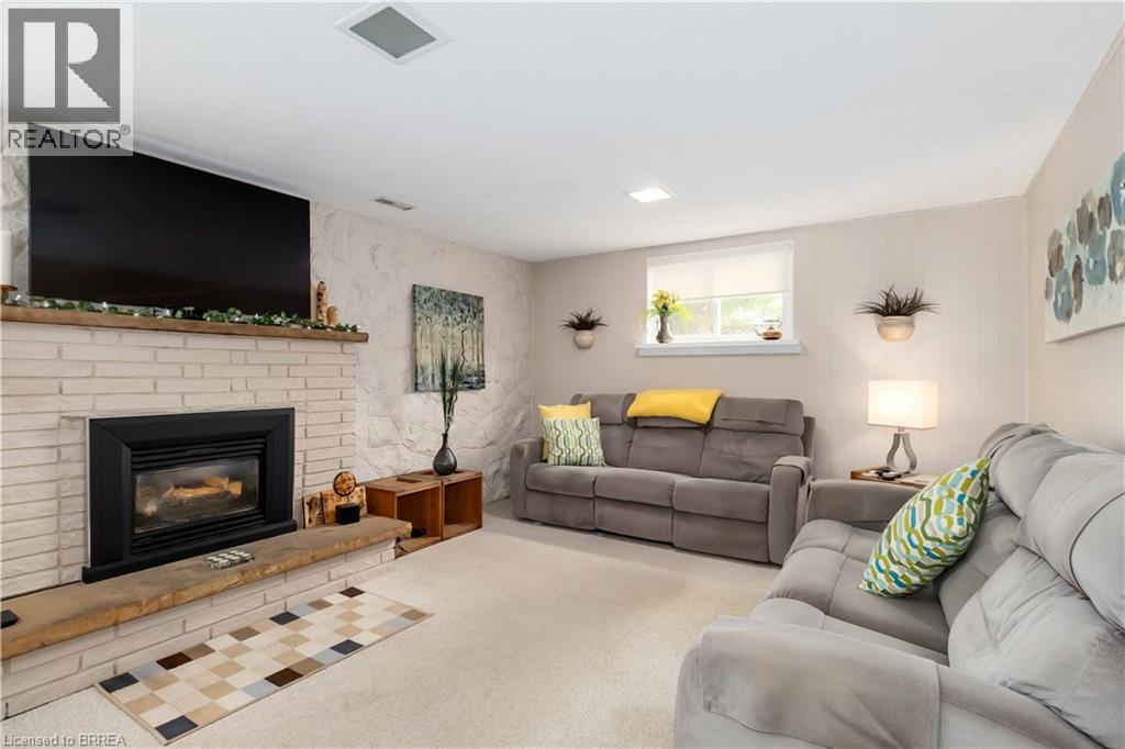 Photo 26 of 15 Burdock Boulevard, Brantford ON