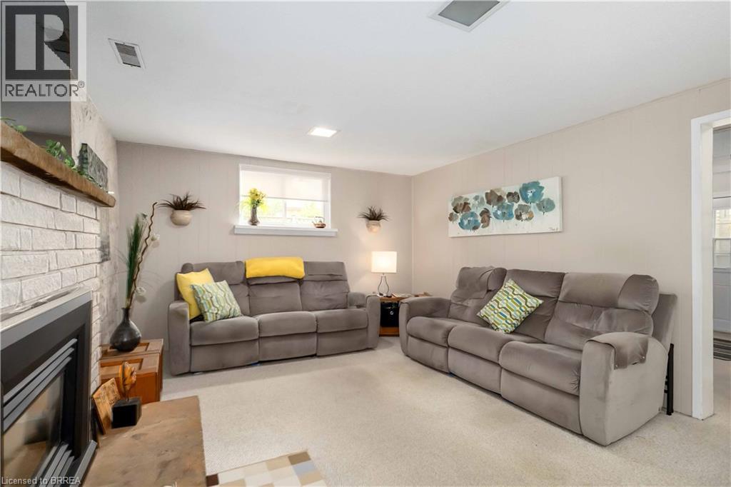 Photo 27 of 15 Burdock Boulevard, Brantford ON