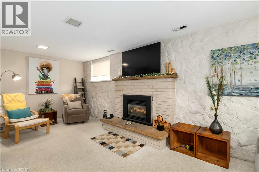 Photo 29 of 15 Burdock Boulevard, Brantford ON
