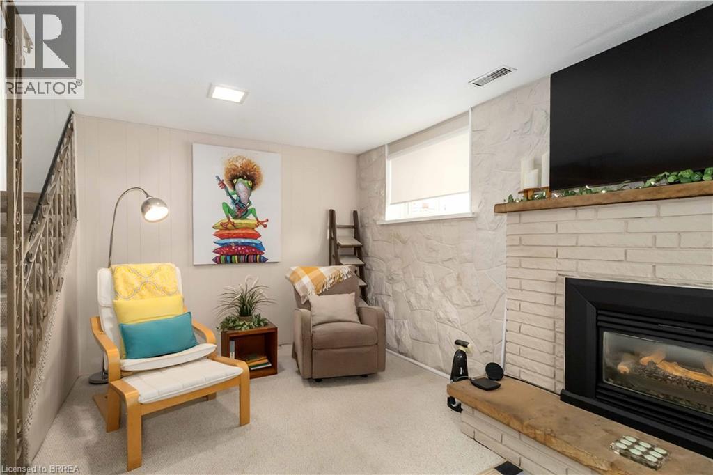 Photo 30 of 15 Burdock Boulevard, Brantford ON