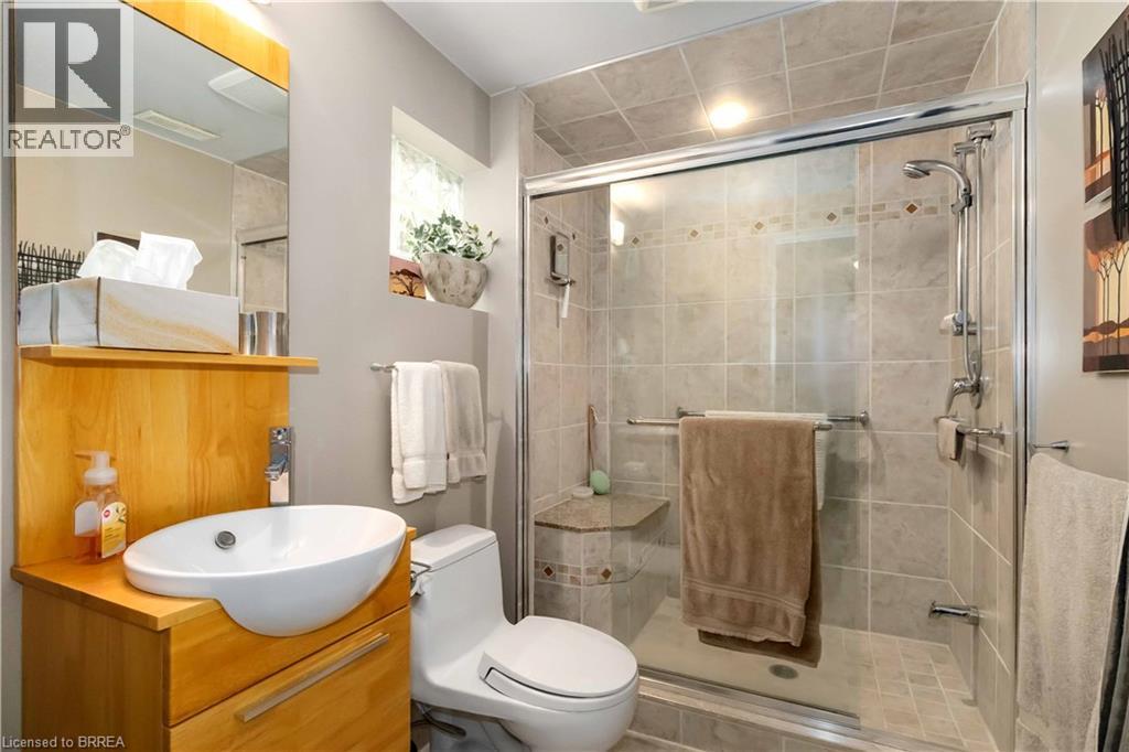 Photo 33 of 15 Burdock Boulevard, Brantford ON