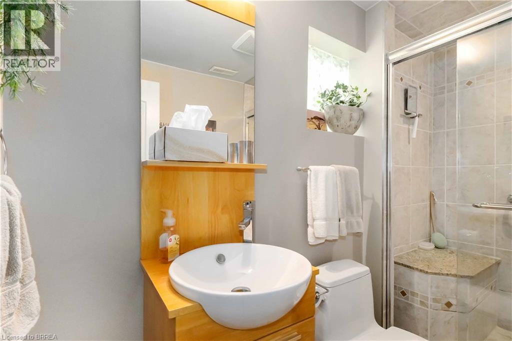 Photo 34 of 15 Burdock Boulevard, Brantford ON