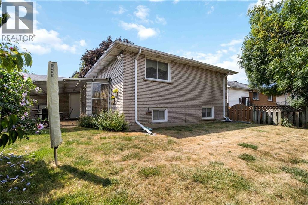 Photo 39 of 15 Burdock Boulevard, Brantford ON