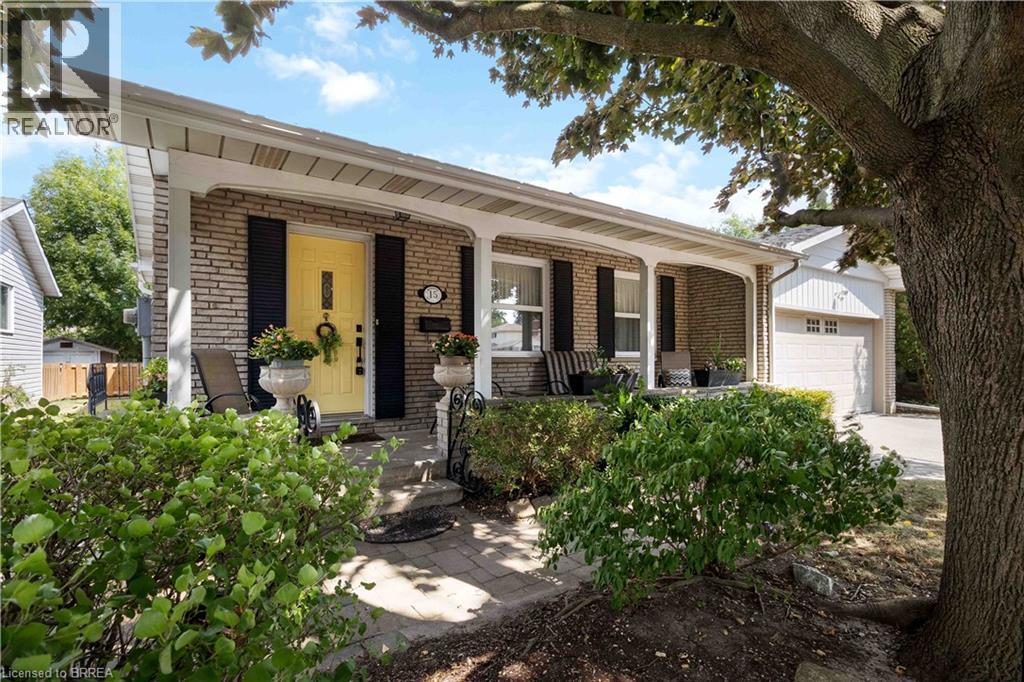 Photo 4 of 15 Burdock Boulevard, Brantford ON