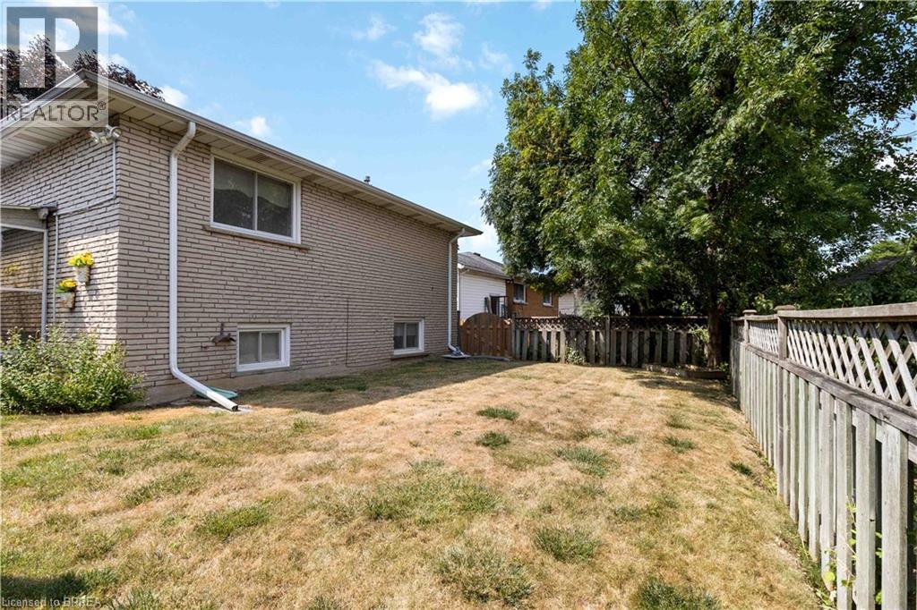 Photo 40 of 15 Burdock Boulevard, Brantford ON