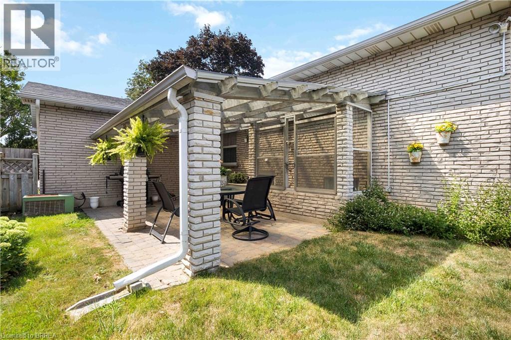 Photo 42 of 15 Burdock Boulevard, Brantford ON