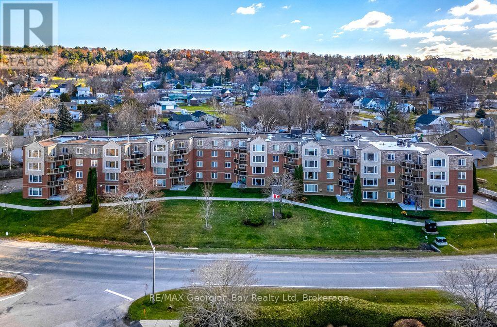 Photo 8 of 102 11 Beck Boulevard, Penetanguishene ON