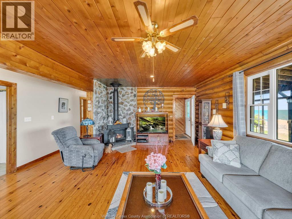 Photo 5 of 226 Cotterie Park, Leamington ON