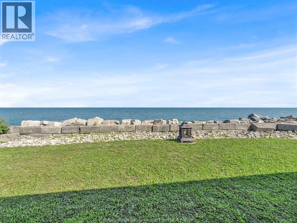 Photo 1 of 226 Cotterie Park, Leamington ON