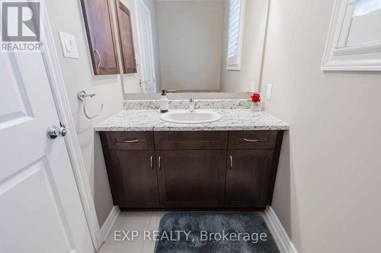 Photo 7 of 39 Clonfadda Terrace, Ottawa ON