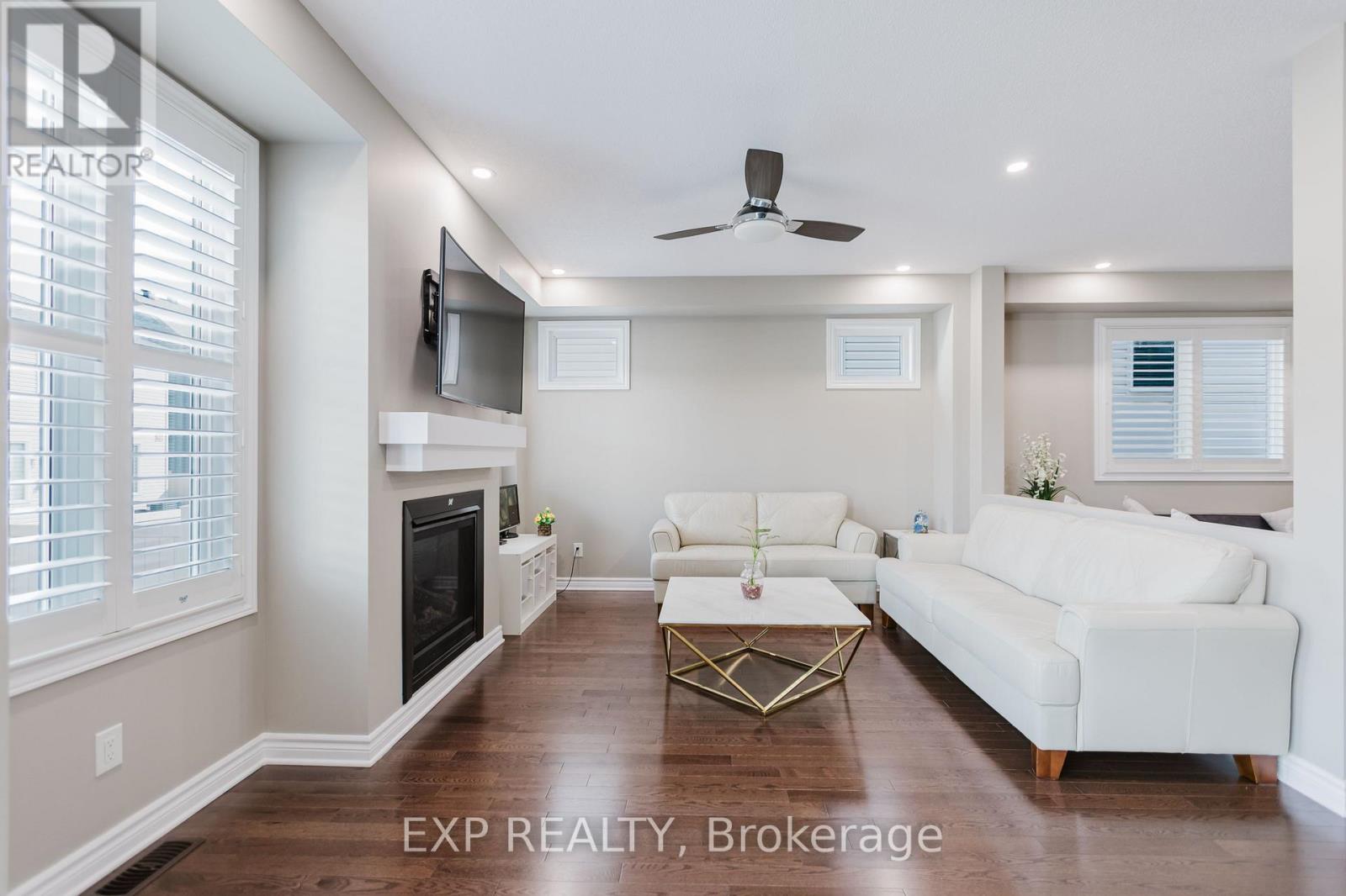 Photo 5 of 39 Clonfadda Terrace, Ottawa ON