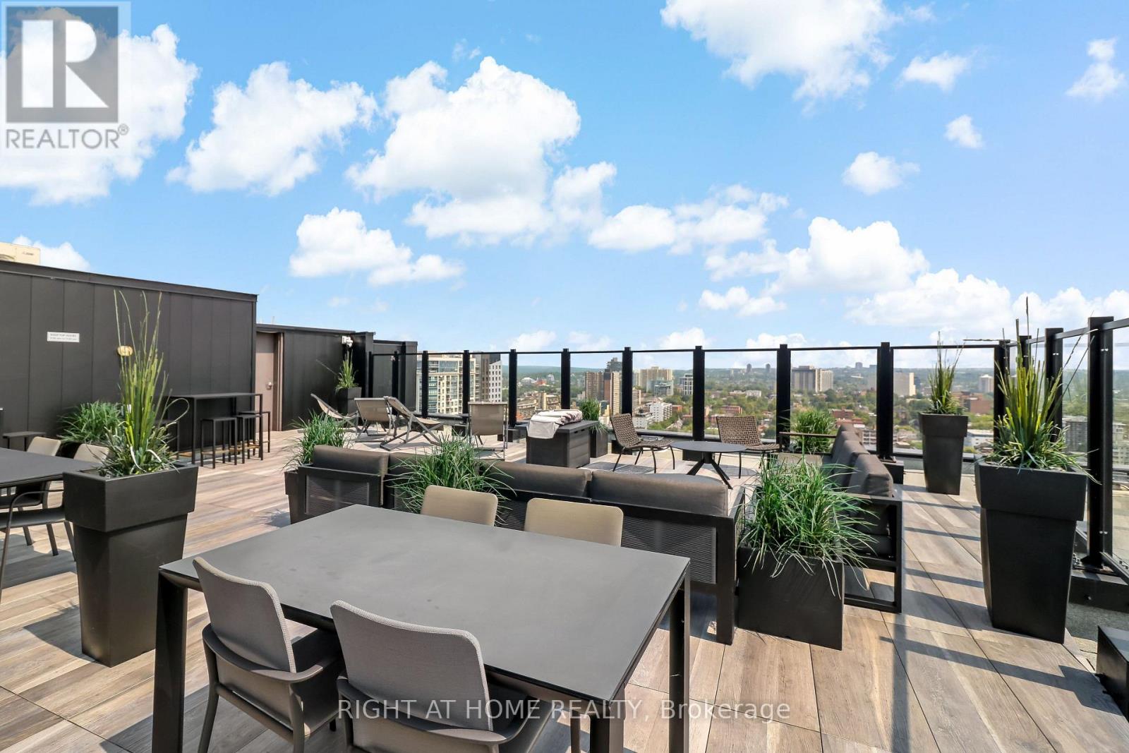 Photo 16 of 2102 20 Daly Avenue, Ottawa ON