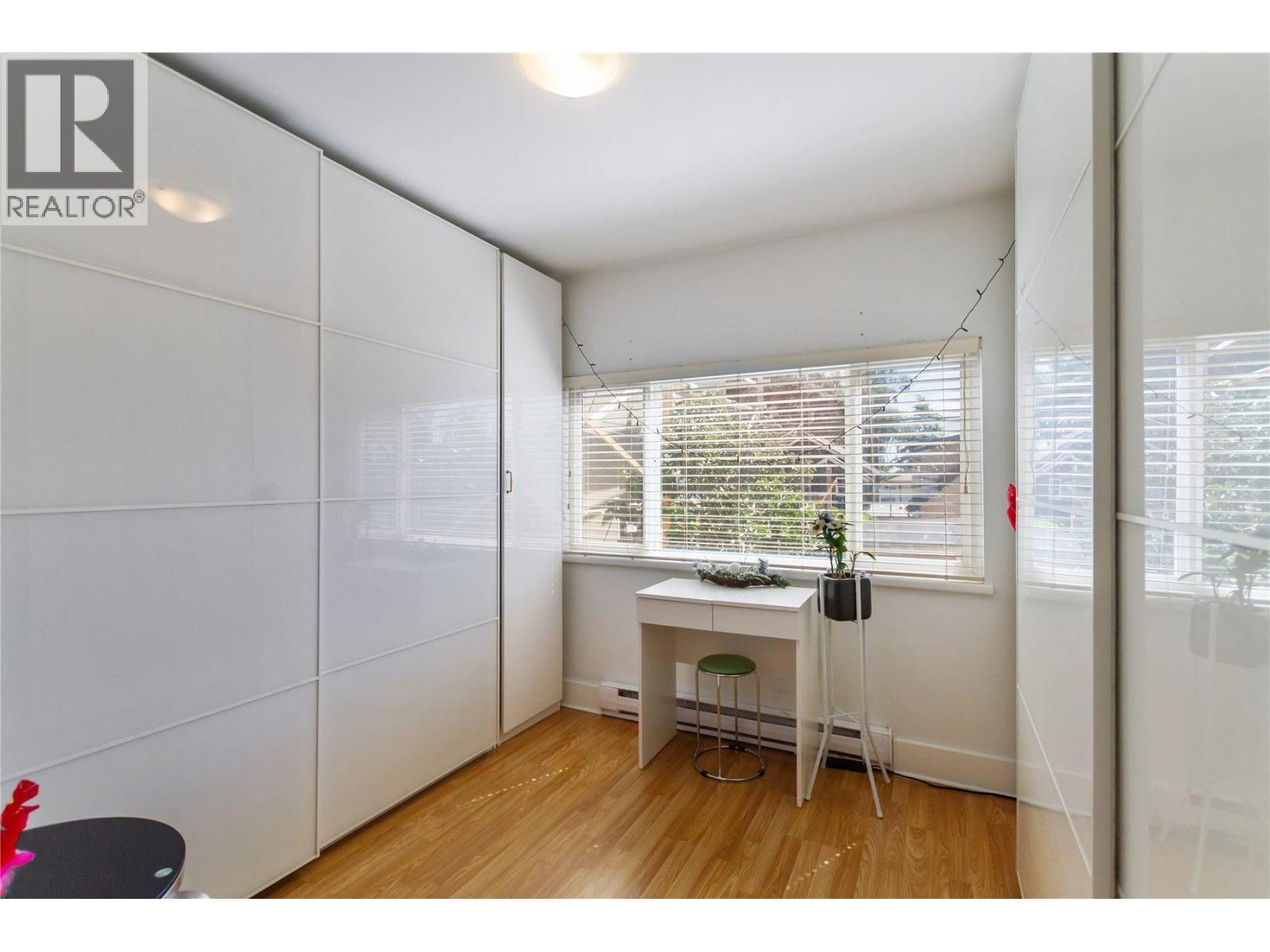 Photo 13 of 136 E 45th Avenue, Vancouver BC