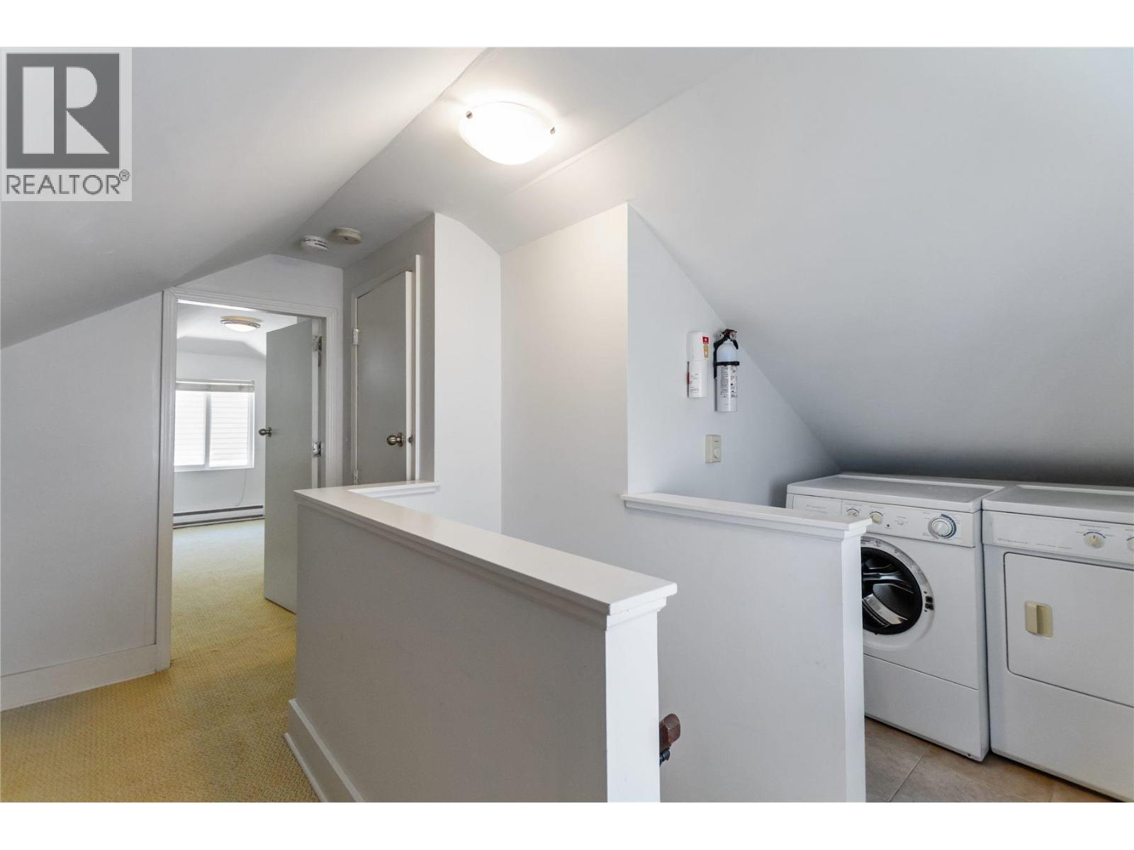 Photo 15 of 136 E 45th Avenue, Vancouver BC