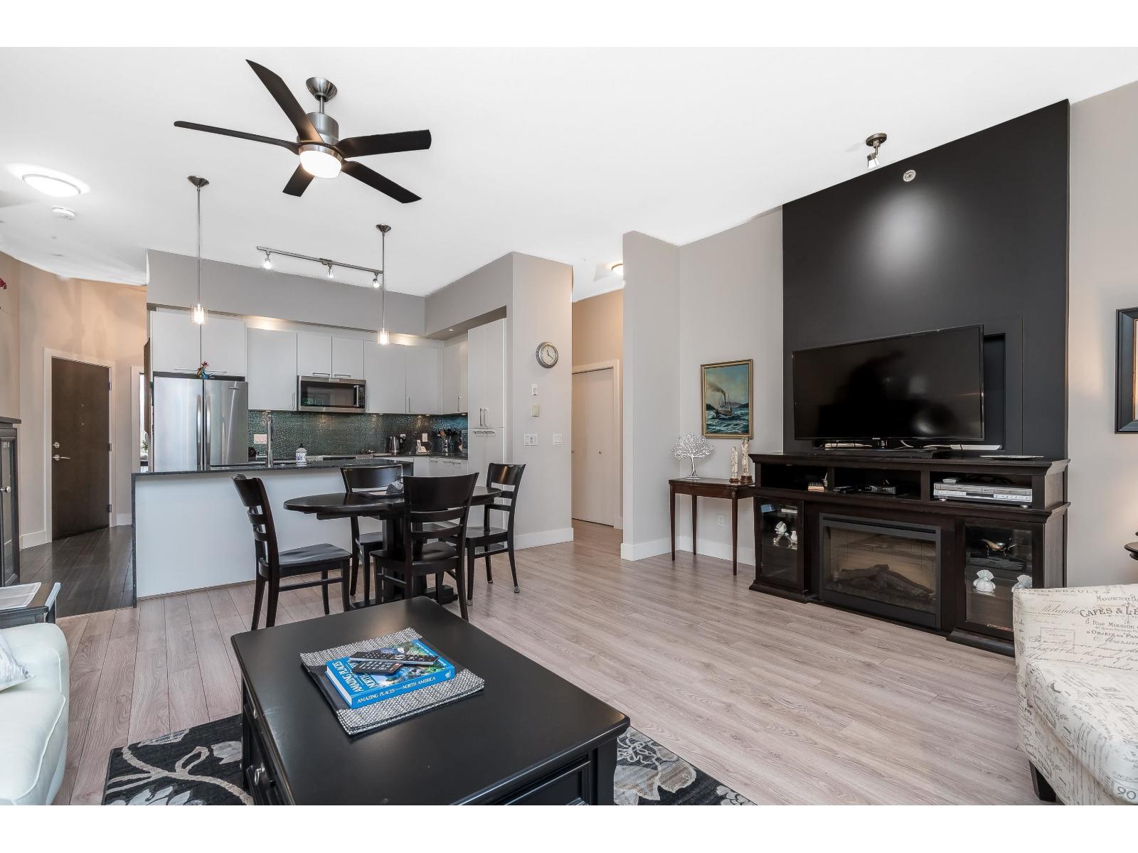 Photo 10 of C 410 20211 66 Avenue, Langley BC