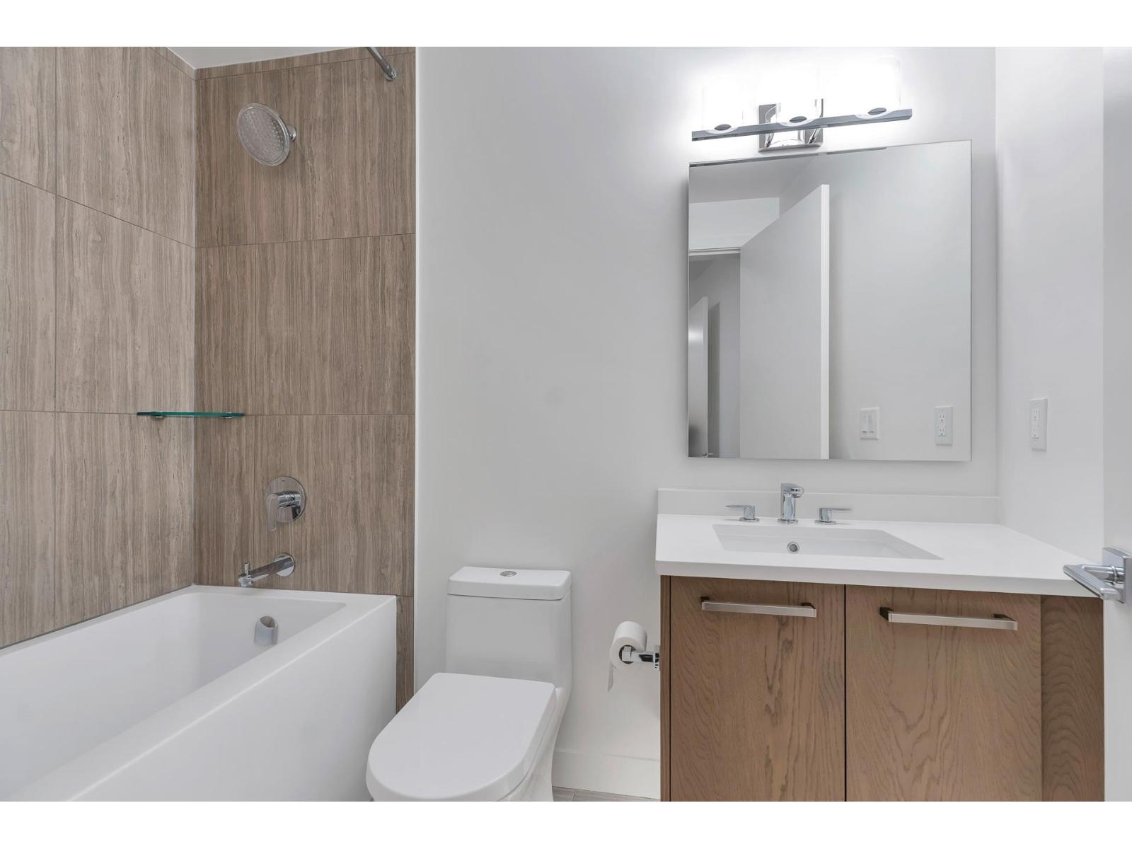 2205 1588 JOHNSTON ROAD, White Rock