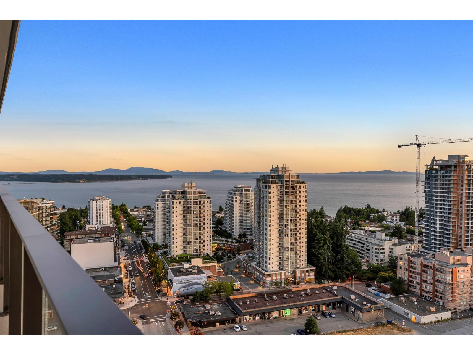 2205 1588 JOHNSTON ROAD, White Rock