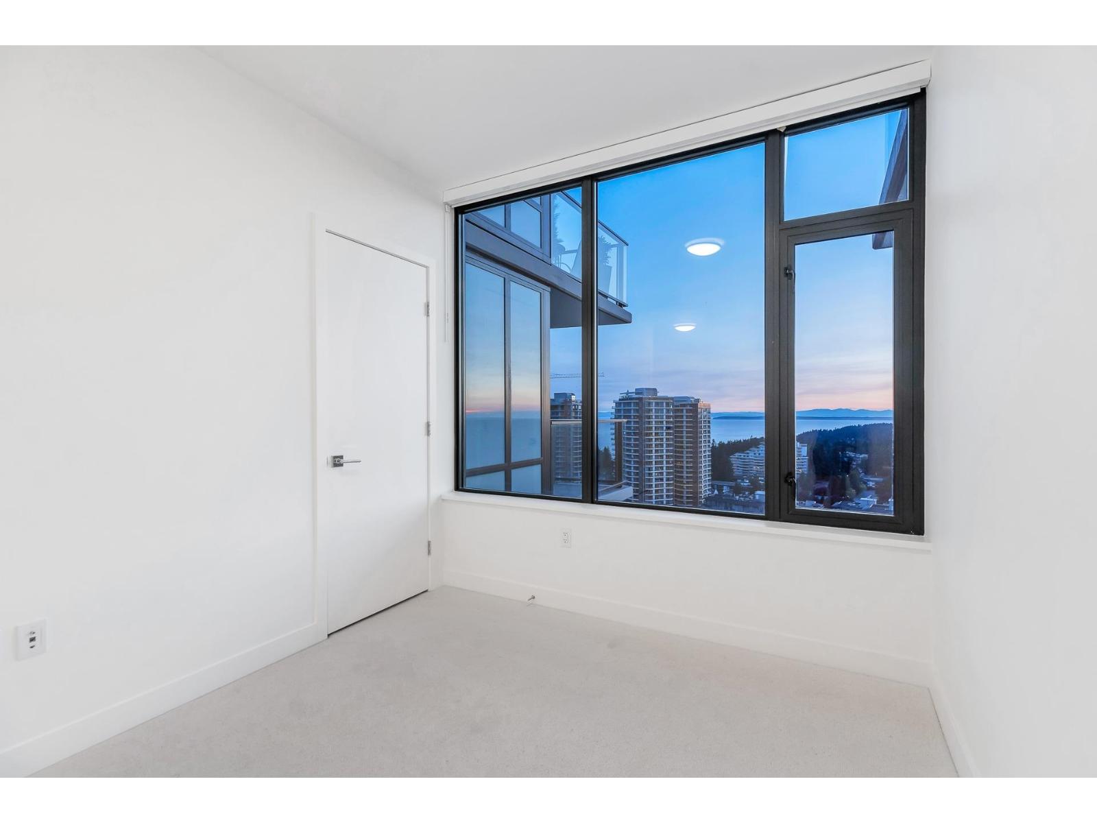 2205 1588 JOHNSTON ROAD, White Rock