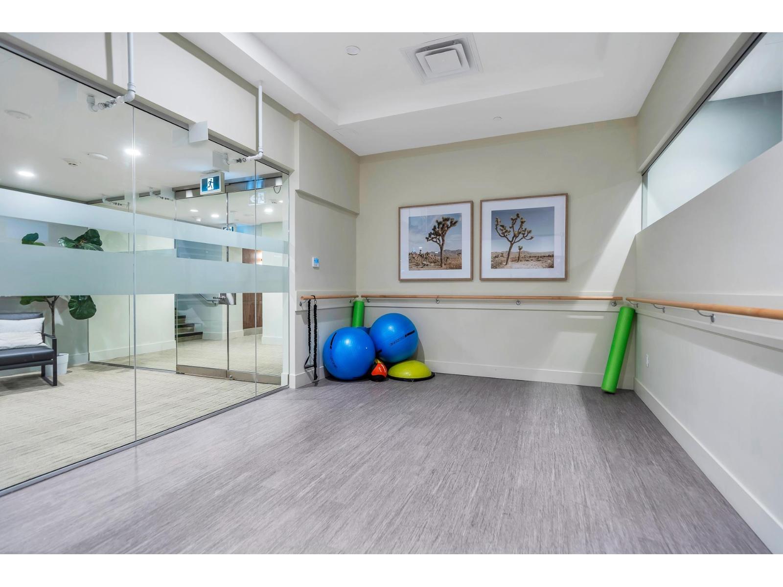 2205 1588 JOHNSTON ROAD, White Rock