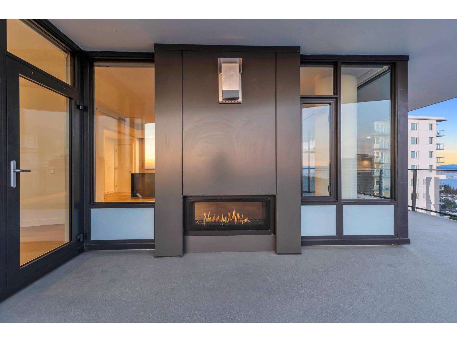 2205 1588 JOHNSTON ROAD, White Rock