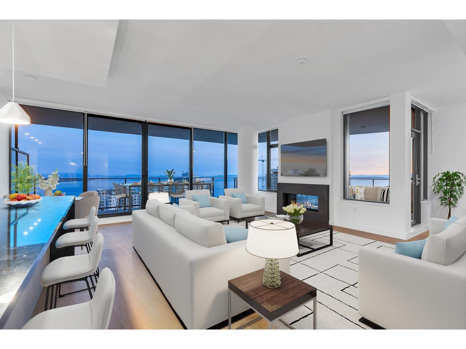 2205 1588 JOHNSTON ROAD, White Rock