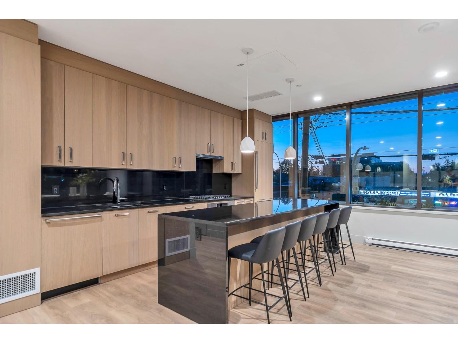 2205 1588 JOHNSTON ROAD, White Rock
