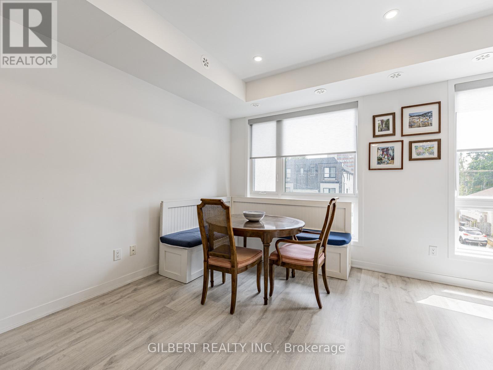 Photo 21 of 9 10 Marquette Avenue, Toronto ON