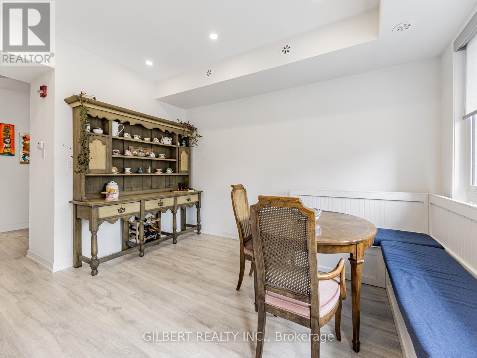 Photo 15 of 9 10 Marquette Avenue, Toronto ON