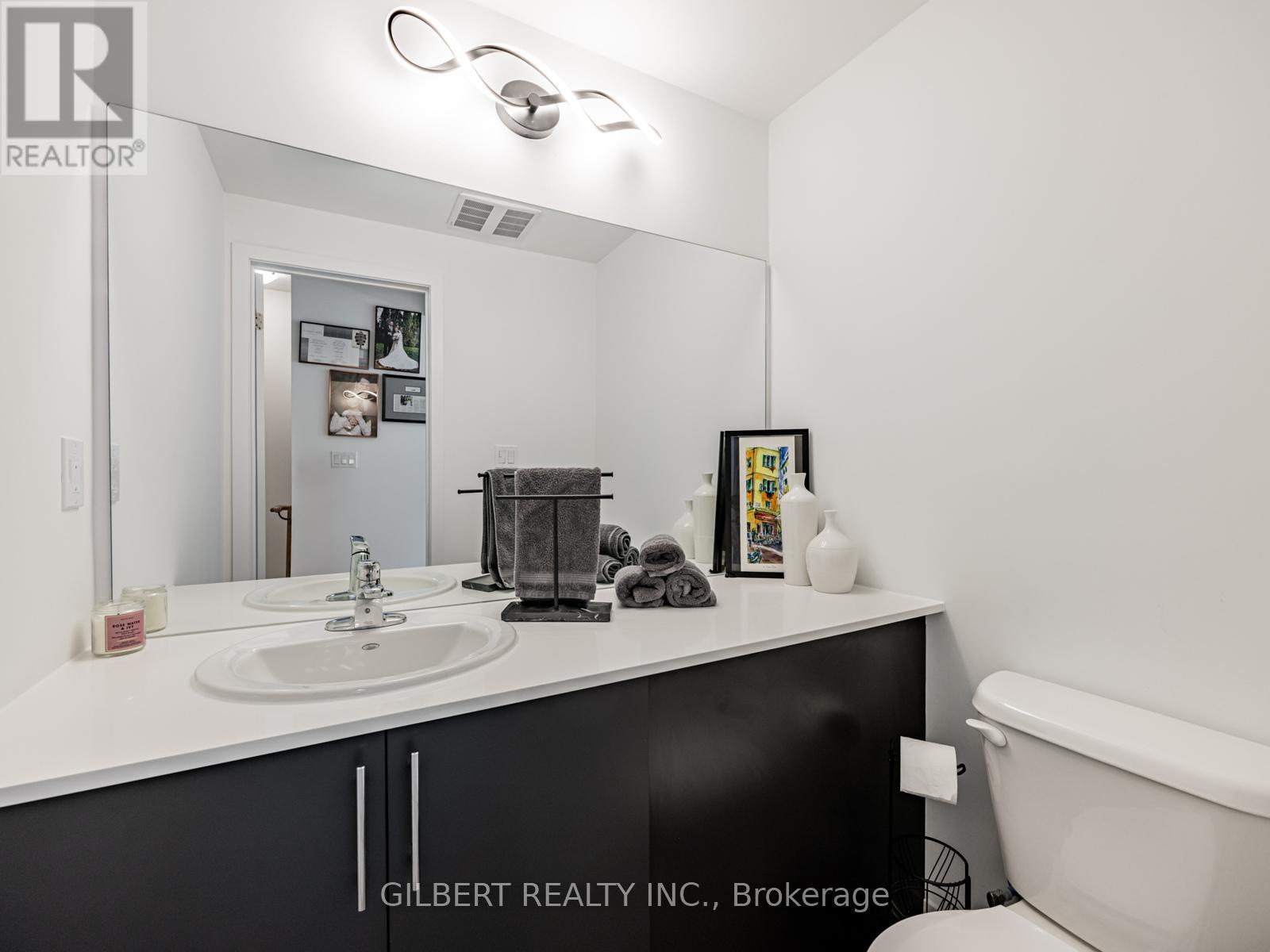 Photo 22 of 9 10 Marquette Avenue, Toronto ON