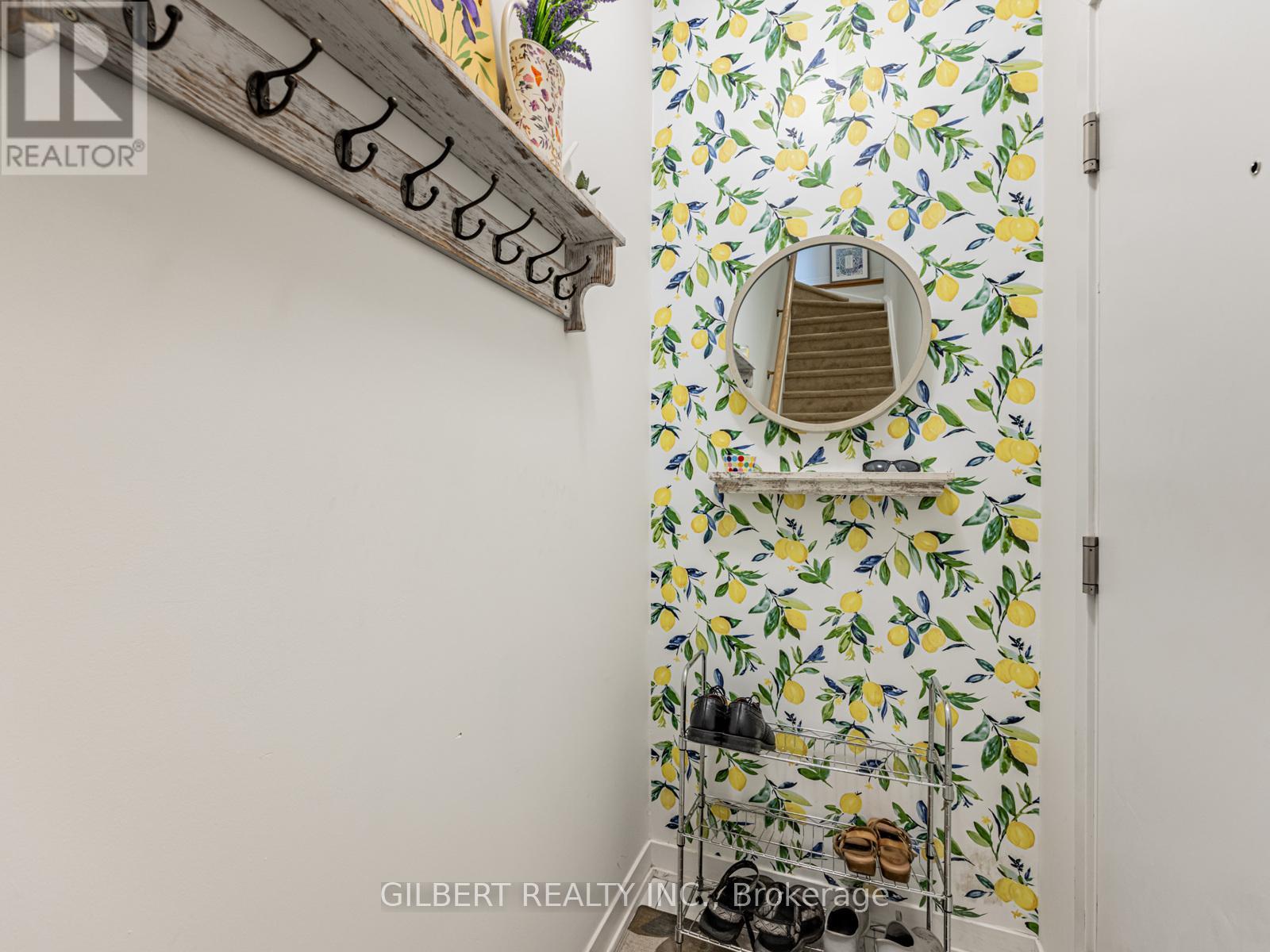 Photo 24 of 9 10 Marquette Avenue, Toronto ON