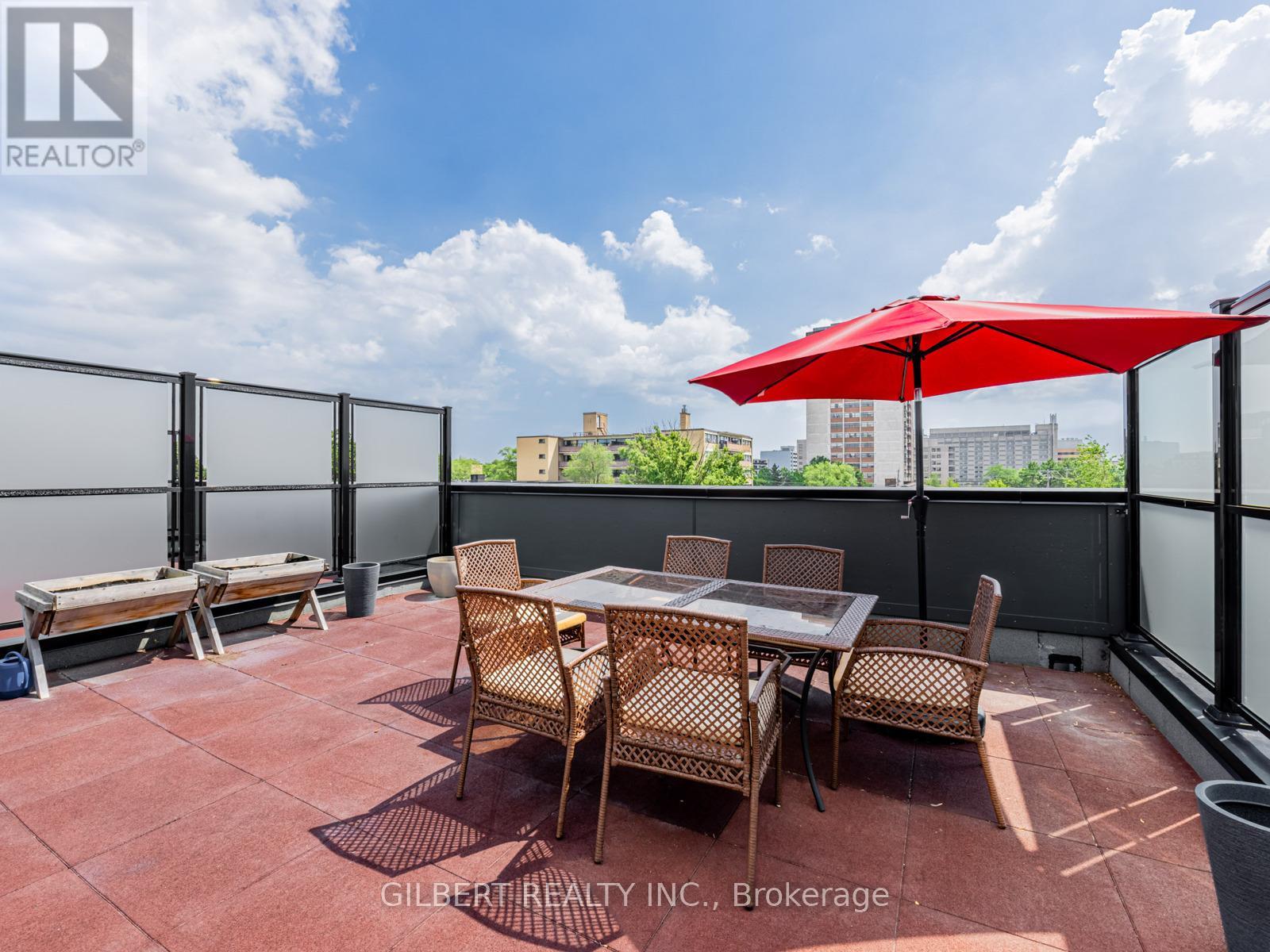 Photo 5 of 9 10 Marquette Avenue, Toronto ON