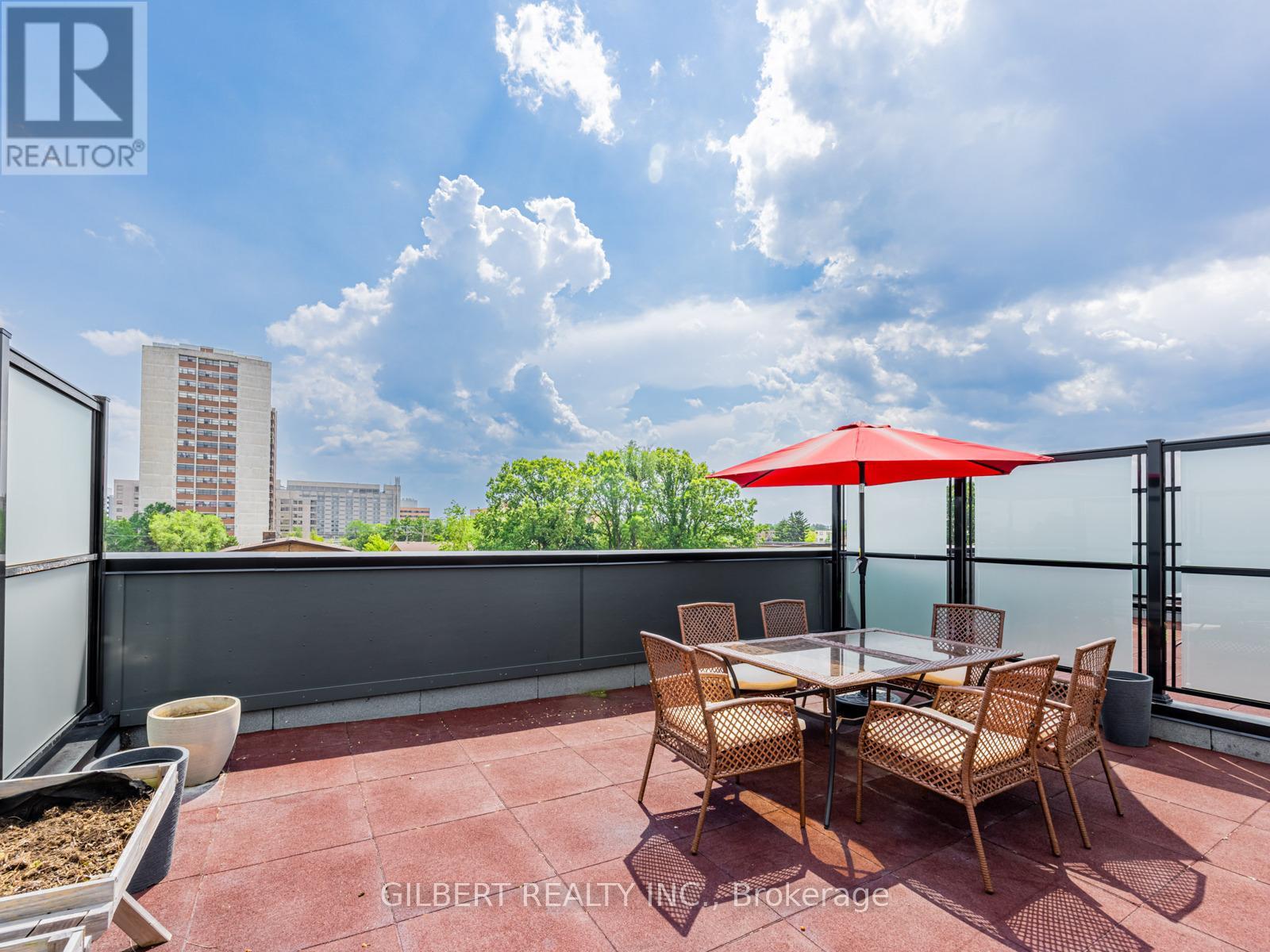 Photo 12 of 9 10 Marquette Avenue, Toronto ON