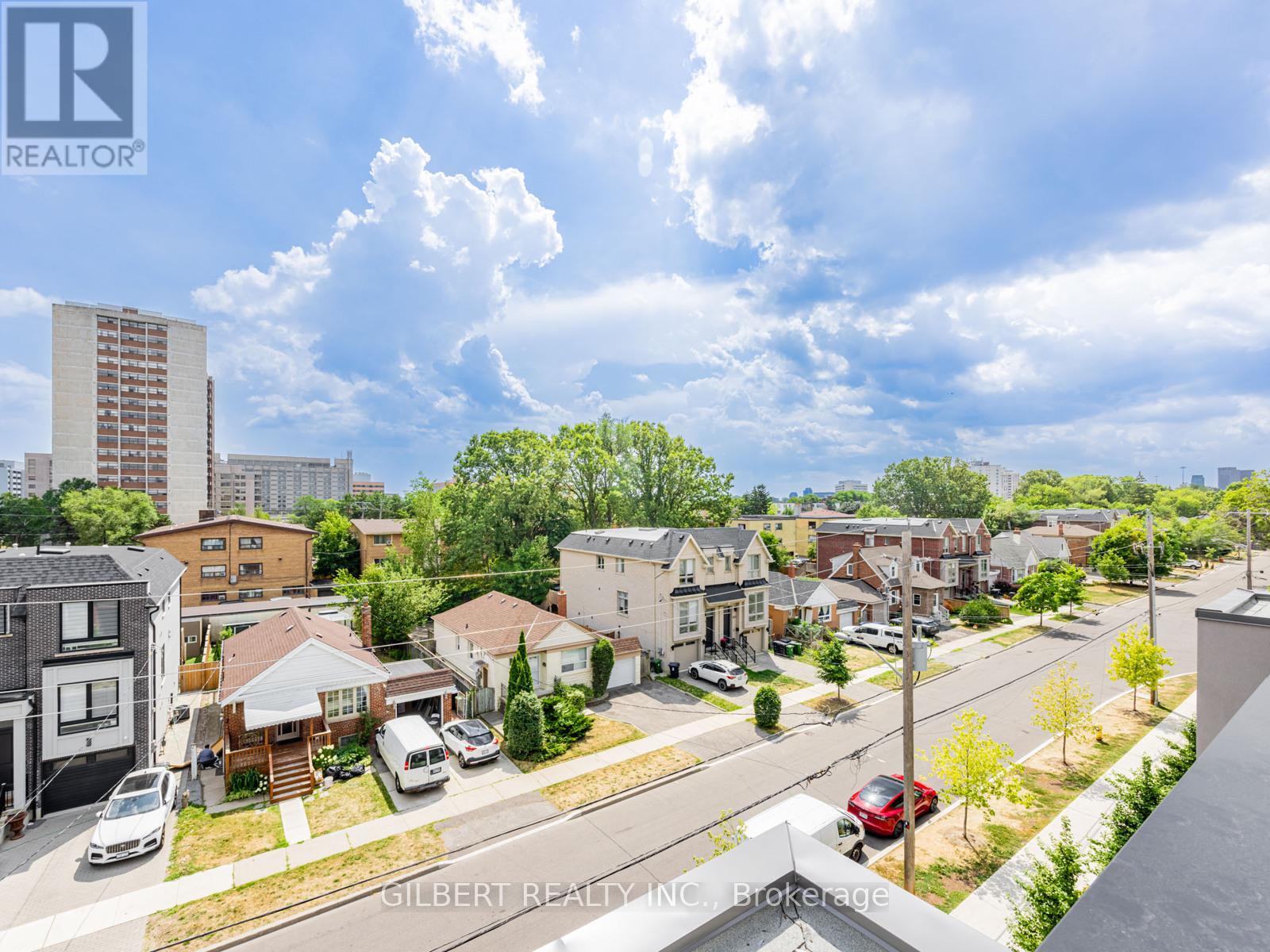 Photo 6 of 9 10 Marquette Avenue, Toronto ON