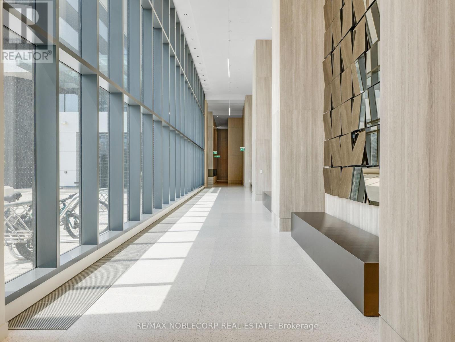 Photo 5 of 5012 225 Commerce Street, Vaughan ON