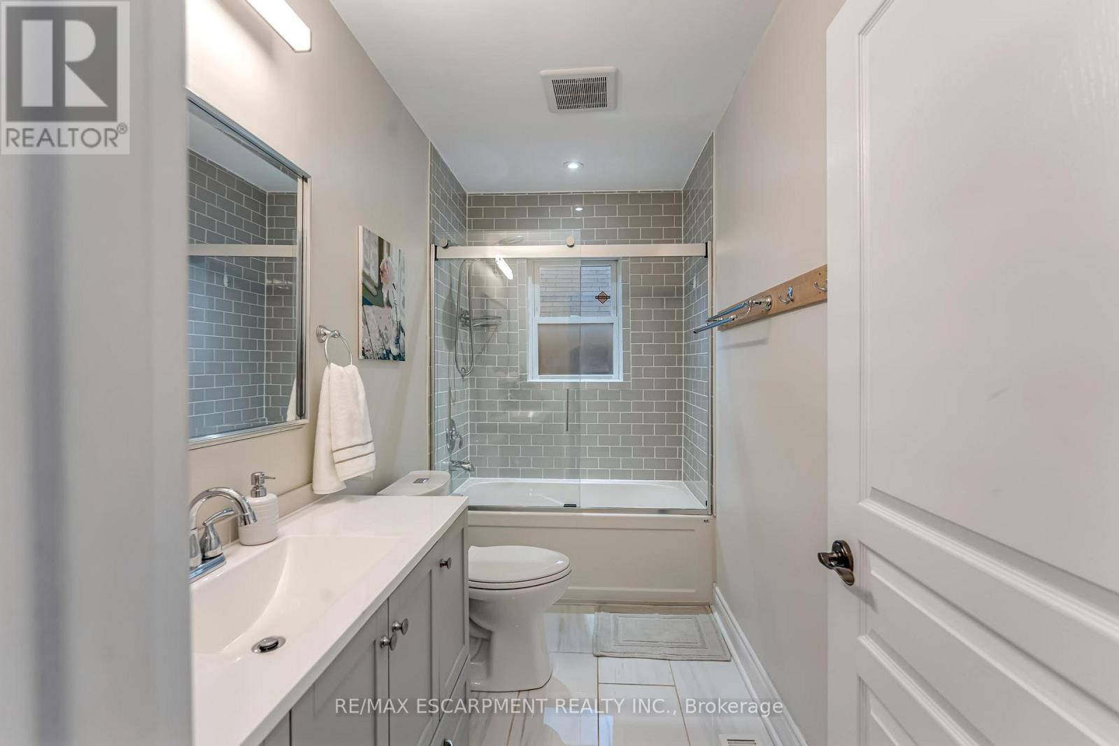Photo 27 of 25 Alba Street, Hamilton ON