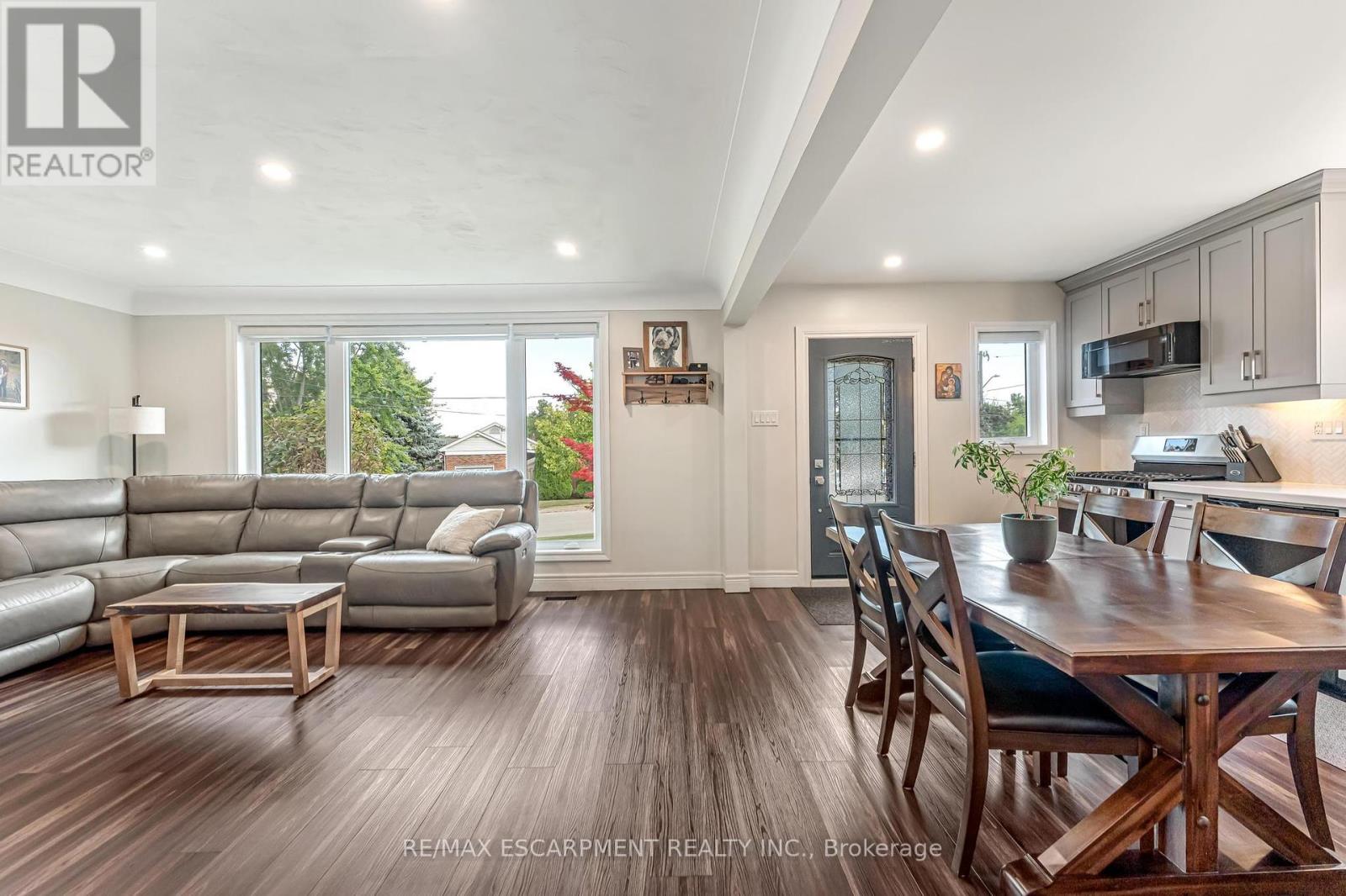 Photo 8 of 25 Alba Street, Hamilton ON