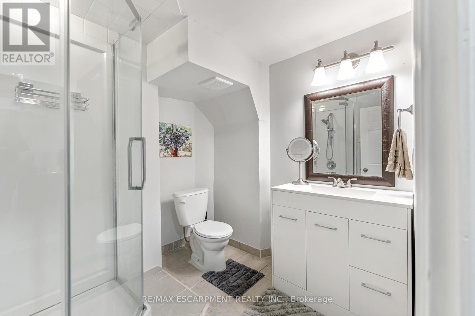 Photo 20 of 25 Alba Street, Hamilton ON