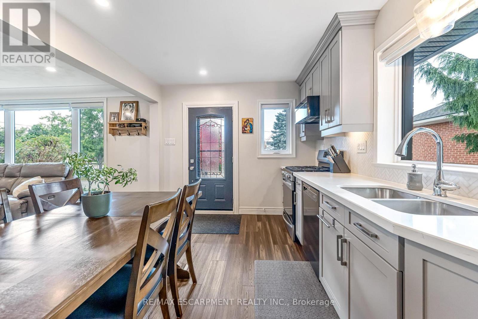 Photo 9 of 25 Alba Street, Hamilton ON