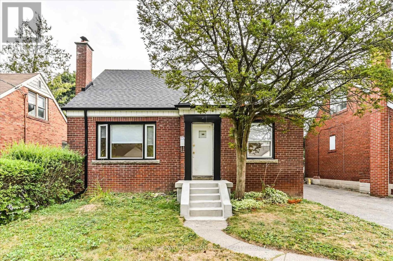 Photo 29 of 19 Plaxton Drive, Toronto ON