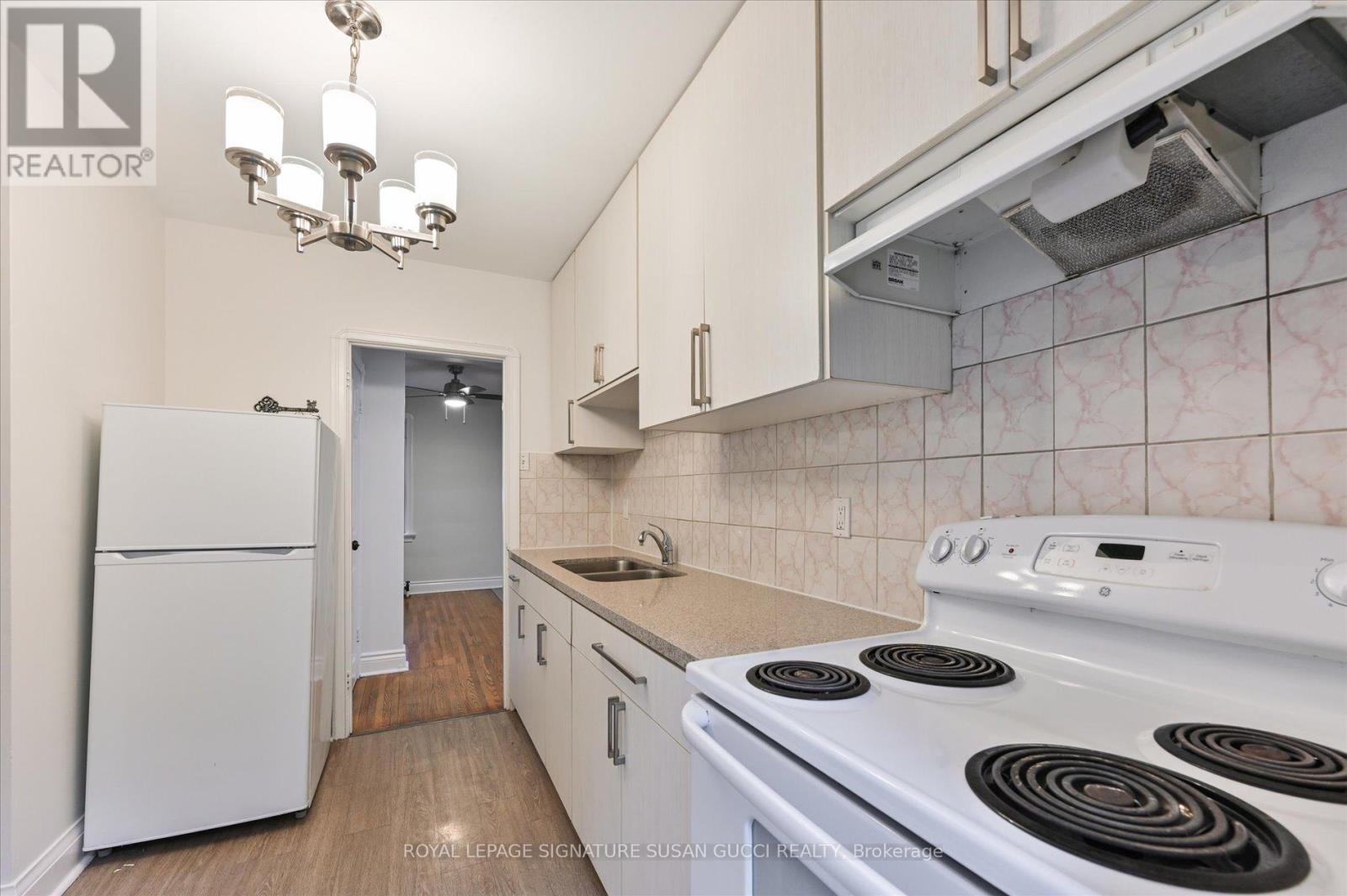Photo 1 of 19 Plaxton Drive, Toronto ON