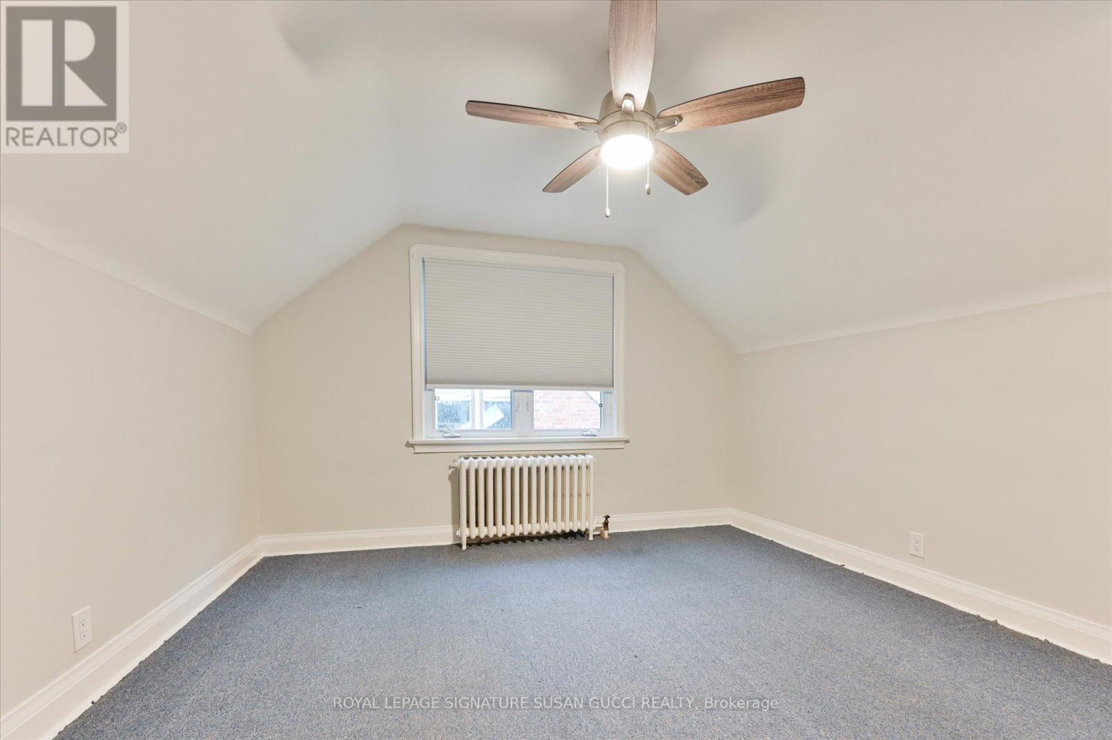 Photo 3 of 19 Plaxton Drive, Toronto ON