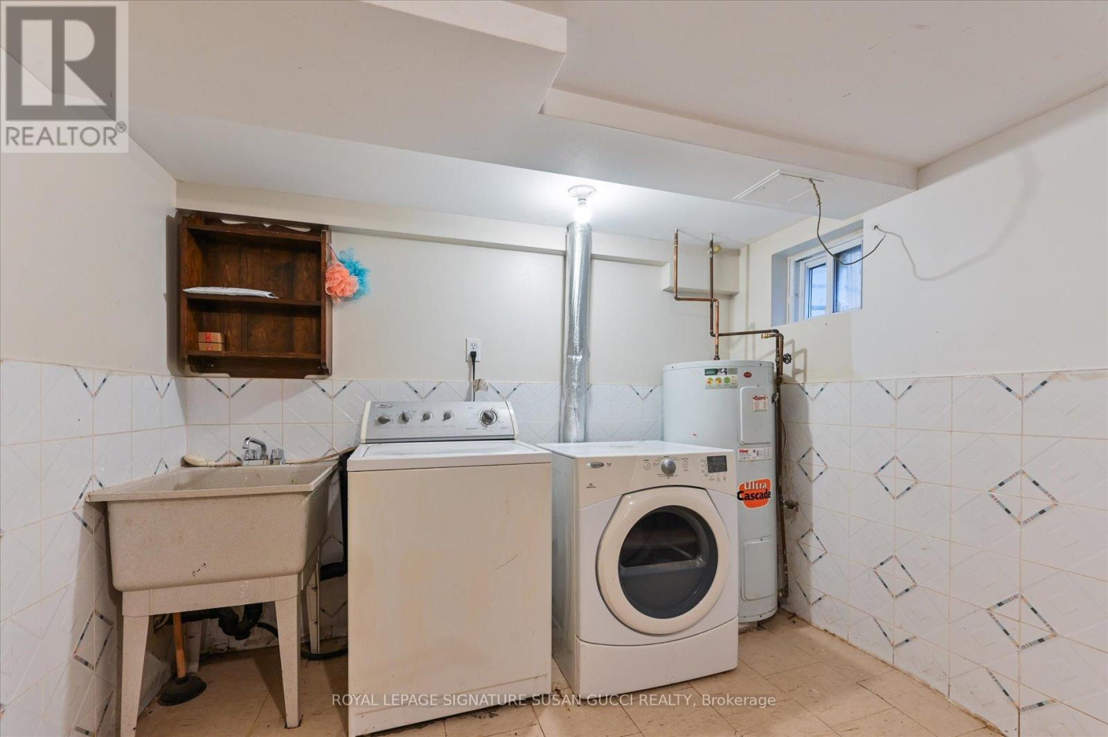Photo 26 of 19 Plaxton Drive, Toronto ON