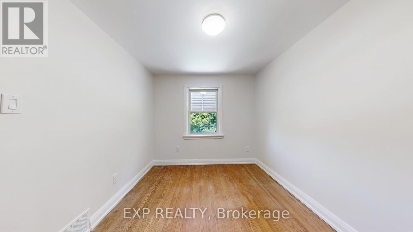 Photo 5 of 138 Park Street, Toronto ON