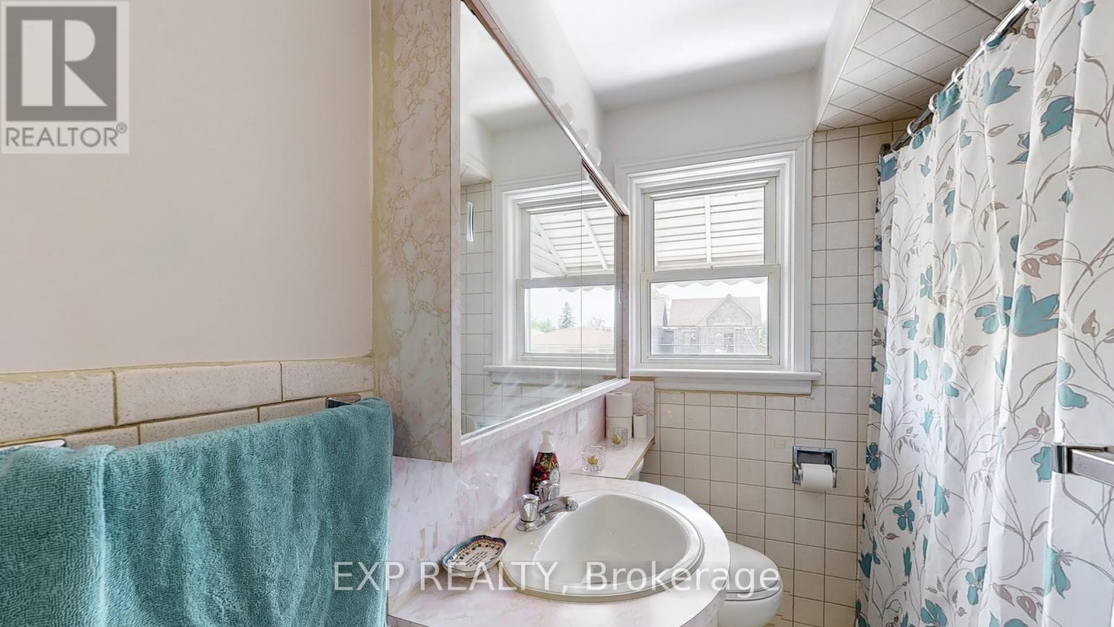 Photo 30 of 138 Park Street, Toronto ON