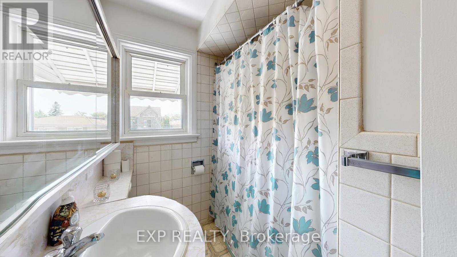 Photo 24 of 138 Park Street, Toronto ON