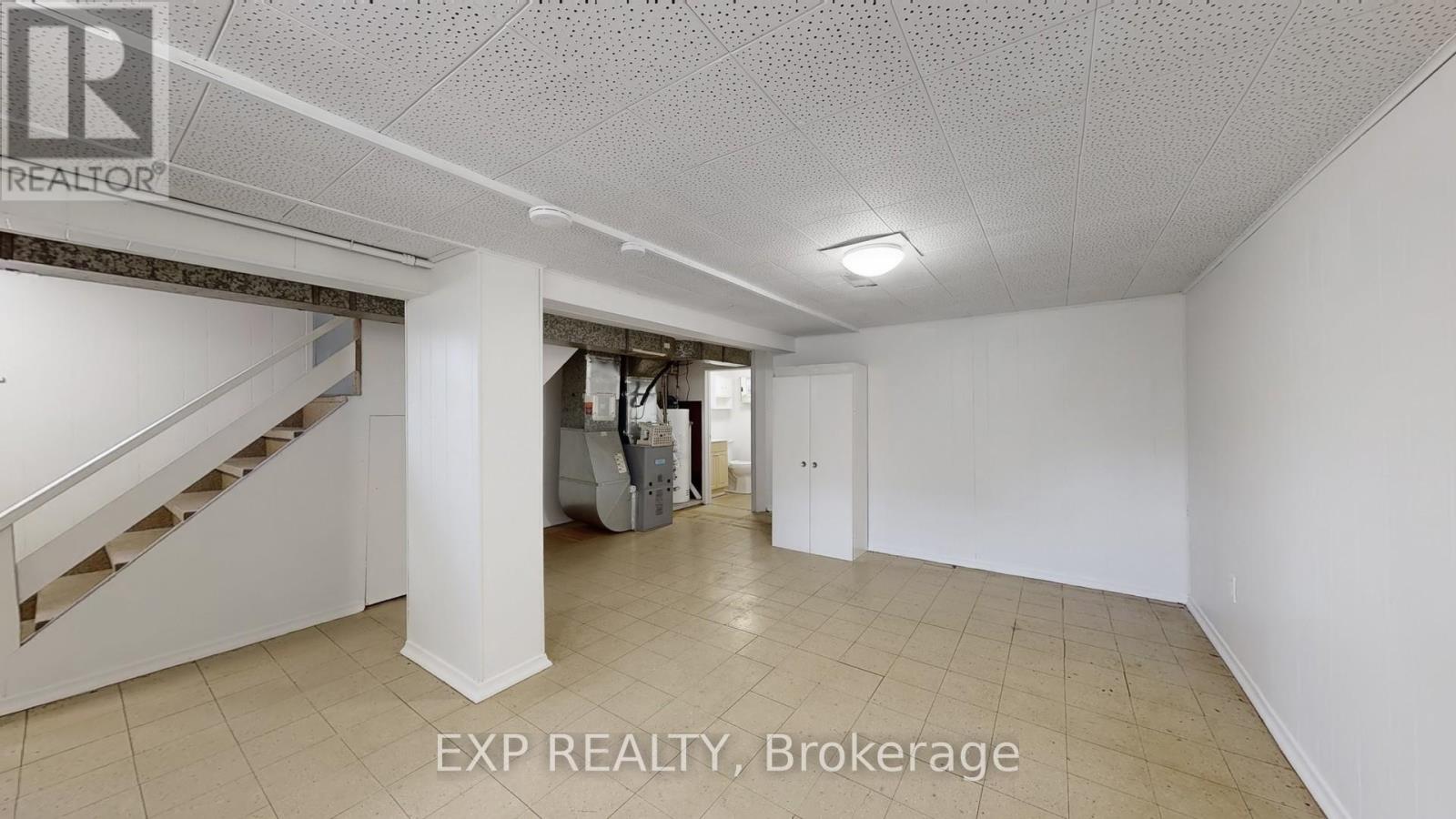 Photo 2 of 138 Park Street, Toronto ON