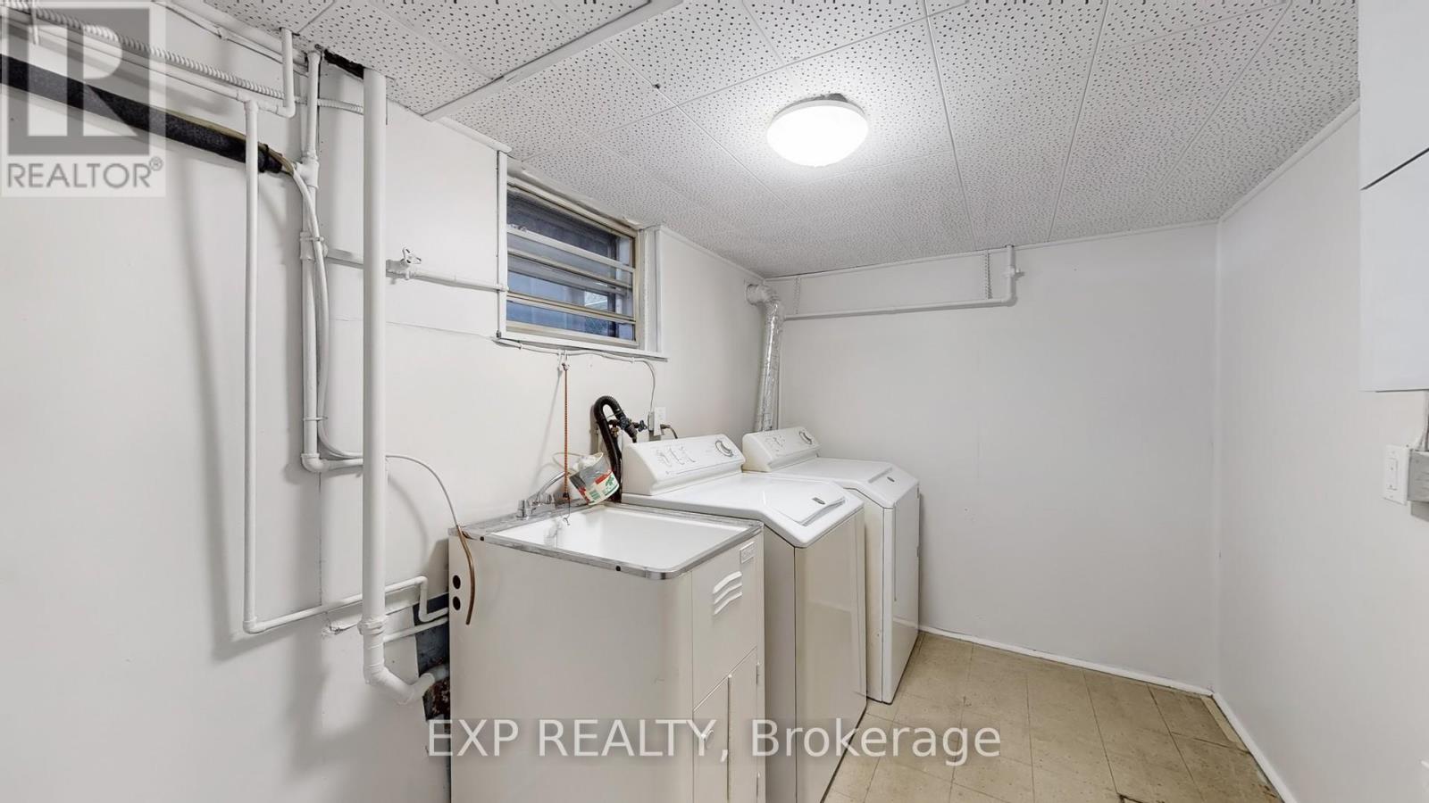 Photo 10 of 138 Park Street, Toronto ON