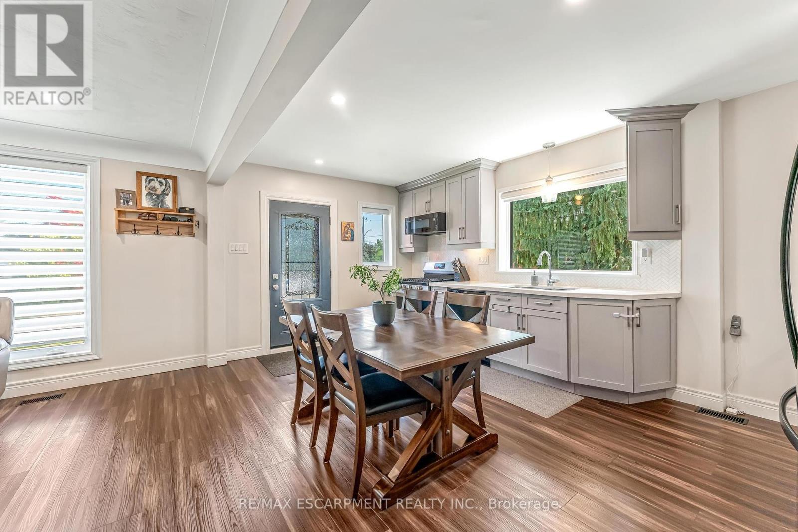 Photo 6 of 25 Alba Street, Hamilton ON
