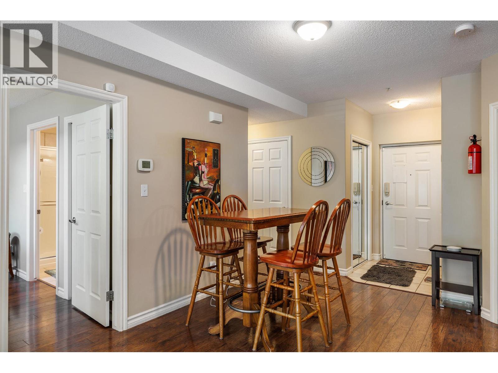 102 1128 Sunset Drive, Kelowna