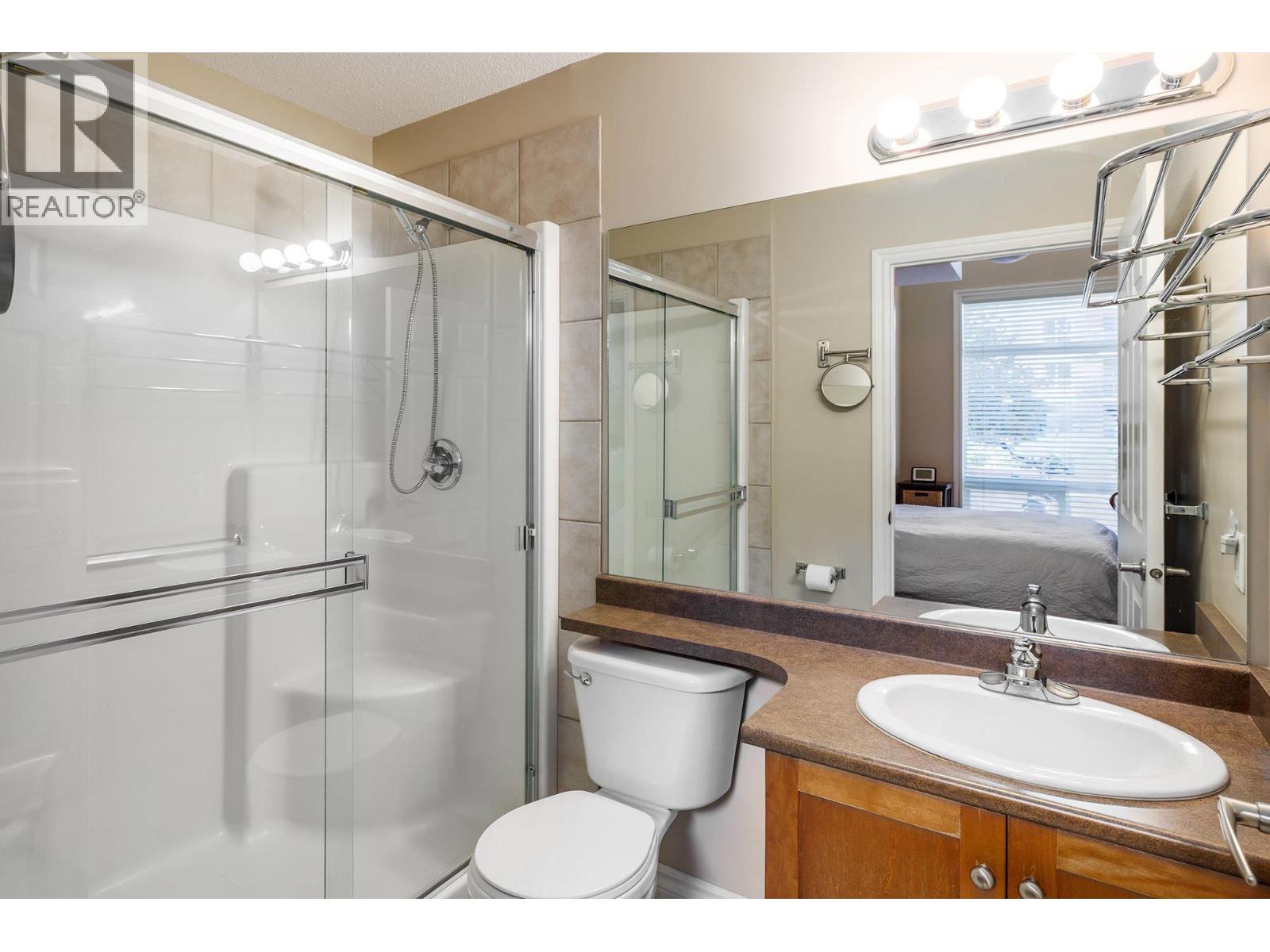 102 1128 Sunset Drive, Kelowna